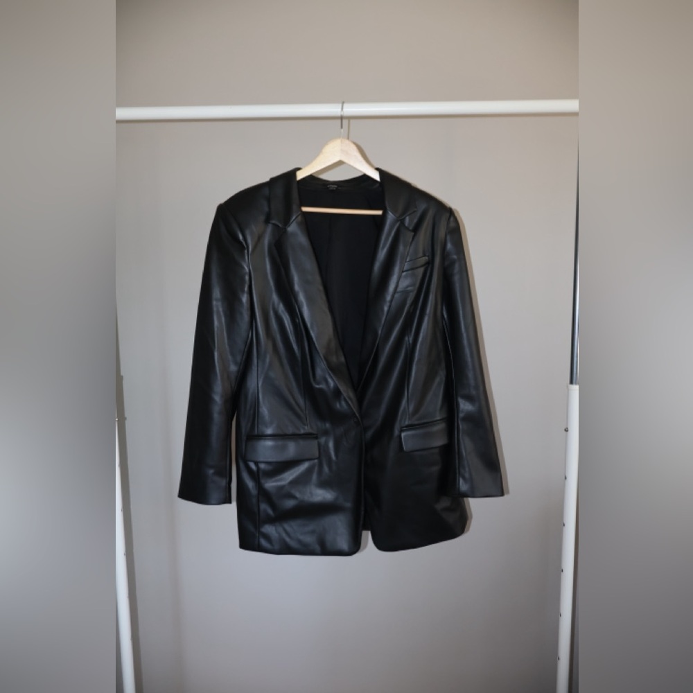 Express Women’s Faux Leather Oversized Boyfriend Blazer Size L